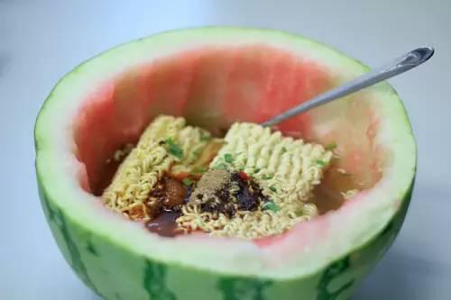 吃瓜还是吃面,揭秘美食背后的文化内涵